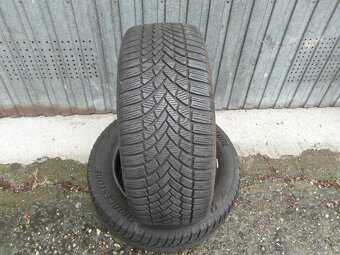 235/55 R17 - 2