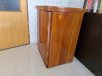 Skrinkový retro šijací stroj LADA - 2