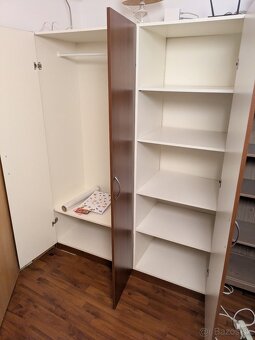 Darujem skriňu - 2