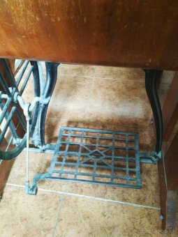 Retro šijaci stroj - 2