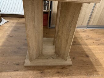 Predám rozkladací jedálensky stôl 90x90cm - 2