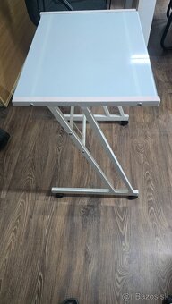 Stolik na kolieskach - 2