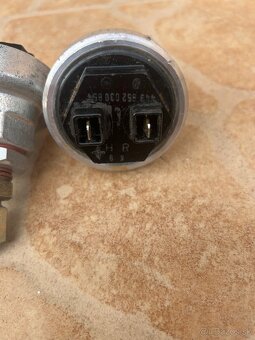 Stop spínač brzdových svetiel - 2