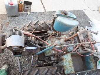 Malotraktor, motor manet - 2