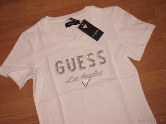 Guess dámske biele tričko - 2