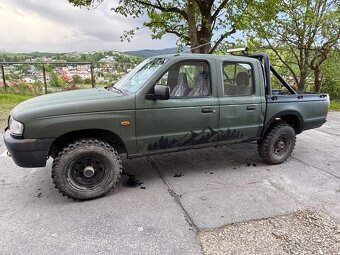 Mazda B2500 - 2