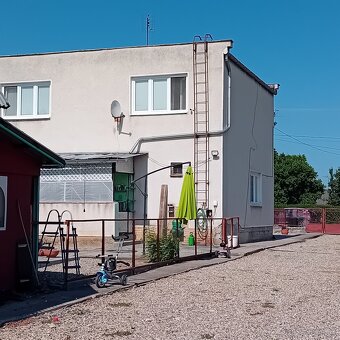 Na predaj Dom 4 izbový - Hronovce s veľkým pozemkom - 2