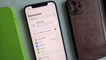 Apple iPhone 12 tmavý - 64GB, zdravie 85% - 2