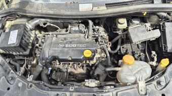 Opel Corsa D 1,2i 59kw kód motora: Z12XEP - 2