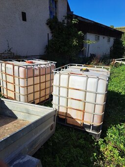 Predám plastovú nádrž IBC na vodu 1000 l - 2