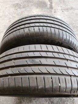 Predám 2ks letné pneu 215 55 16 - 2