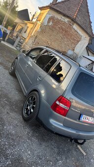 Predám vw touran 1.6fsi automat - 2