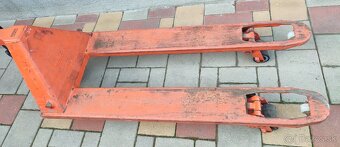 Paletovy vozík BT Toyota 2300 - 2