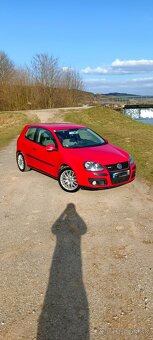 Golf V 215000km nová STK - 2