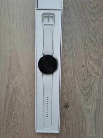 Samsung Galaxy Watch5 44mm (SM-R910NZSAEUE) strieborný - 2