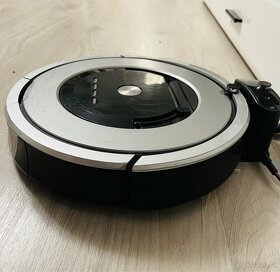 Robotický vysávač iRobot Roomba 886 - 2