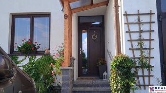 V. ŠARIŠ: Jednopod. RD + obytné podkrovie, pozemok 760 m2- v - 2