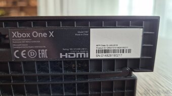 Xbox One X - 2