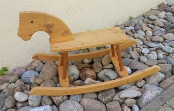 Drevený hupaci konik - 2