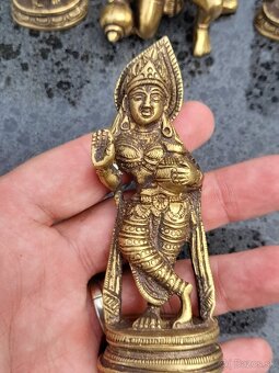 Bronzové sošky Hanuman, Krišna a ženské bohyne (10 ks) - 2