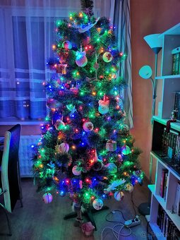 umelý vianočný stromček borovica 220cm, dlhé ihličie - 2