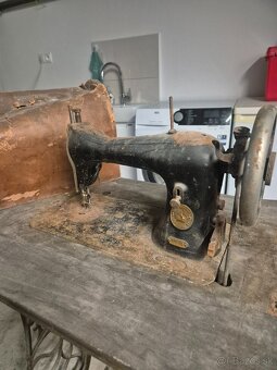 Šijací stroj - 2