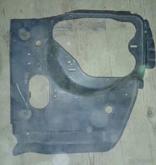 Mitsubishi L200 - pravý držiak svetla - 2