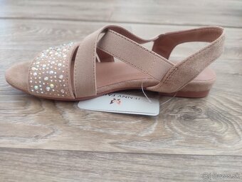 trblietavé sandále bez opätku - 2