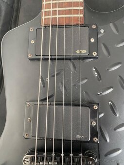 Epiphone Explorer Goth - 2