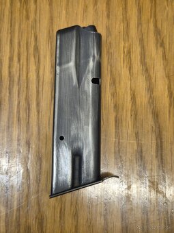 ČZ 75 kom zásobník - 2