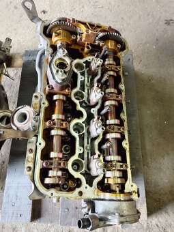 BMW N63b44A hlava motoru - 2