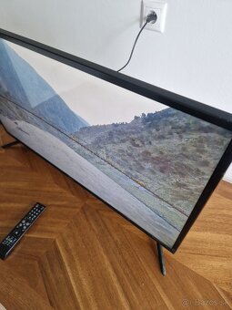 40" Samsung LCD TV - 2