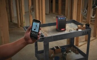 MILWAUKEE M12™ Rádio / nabíjačka DAB+ - 2