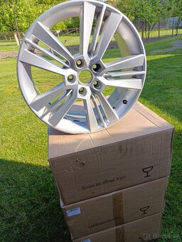 Hliníkový disk 18" PICTORIS - 2