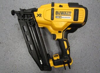 Nová Aku hřebíkovačka DeWALT DCN660 se zárukou - 2
