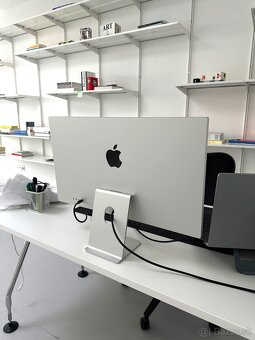 Apple studio display s nastavitelnym naklon - 1200€ - 2
