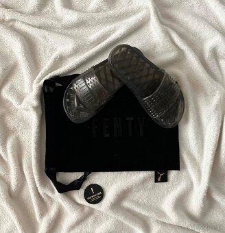 Dámske Puma x Fenty šľapky do vody - 2