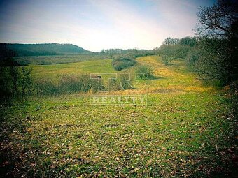 Súbor rekreačných pozemkov 1 ha v krásnej prírode , obec... - 2