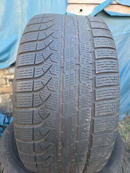 Ponúkam 2 zimné pneumatiky Pirelli PZero 275/40 R19 - 2