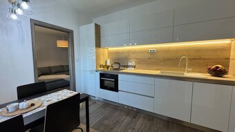 NA PREDAJ krásny 3 a pól izbový byt Nitra - Klokočina - 2