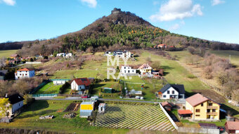 Stavebný pozemok 961 m² s projektom a stavebným povolením, K - 2