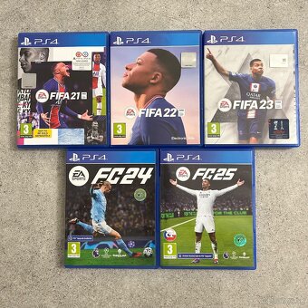 PS4 Slim 500 GB + 2 ovládače + 5x hra FIFA - 2