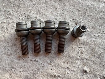 Predám bezpečnostné šróby - 2