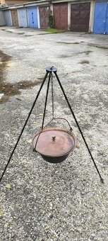 Predám medený kotlík s trojnozkou - 2