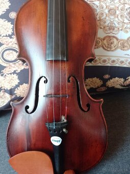 Predam cele husle Predam prfektne huslem z r.1712 - 2