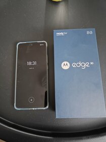 Predám Motorola Edge 30 128gb,nikdy používana - 2