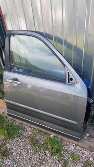 Predám dvere zamok sklo lišta kľučka CRV CR-V 2G 02-06 - 2