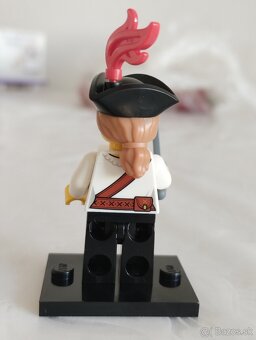 LEGO minifigúrka 71027-5 Pirate Girl - 2