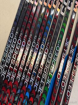 UPLNE NOVA PROFI HOKEJKA CCM JETSPEED FT5 PRO + PRO STOCK - 2