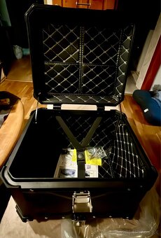 Predám kufor - topcase 55L - 2